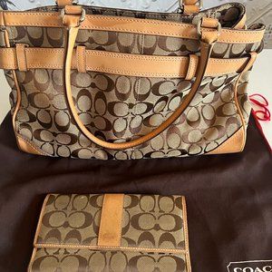 Coach Brown Tan Leather Monogram Handbag w/Wallet plus Strap